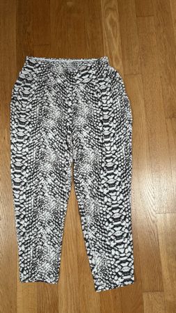 Lascana Hose mit Schlangenprint Grösse 42