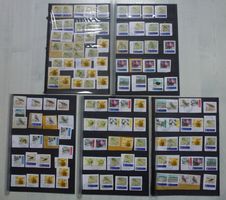 Sammlung mit Selbstklebenden Marken mit schönen Abstempelung