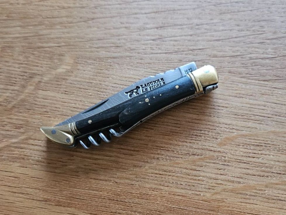 Laguiole Coltelli tascabile: Taschenmesser Laguiole LA FIDELÈ – Usato da Bern venduto da Respirit