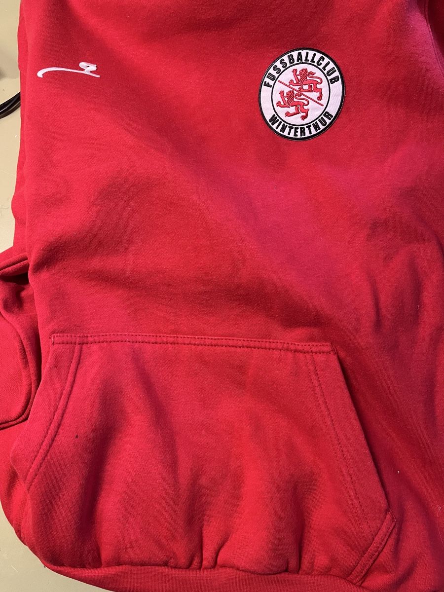 Pullover & Sweatshirts: FCW fc Winterthur Kapuzenpulli rot Gpard  – Gebraucht aus Eglisau von eglisau1 2