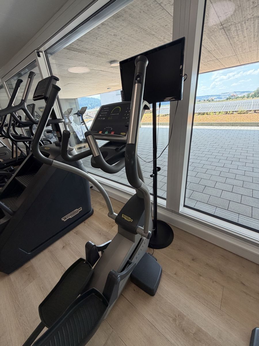 Technogym Vélos d'appartement: Technogym Crosstrainer  – D'occasion à Konolfingen par moser578