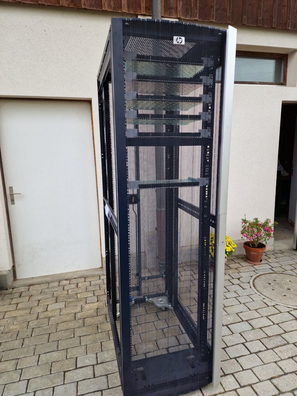 Hewlett Packard Racks & Ständer: HP G3 Fullsize 42U Server Rack – Gebraucht aus Geltwil von Manu-7 3