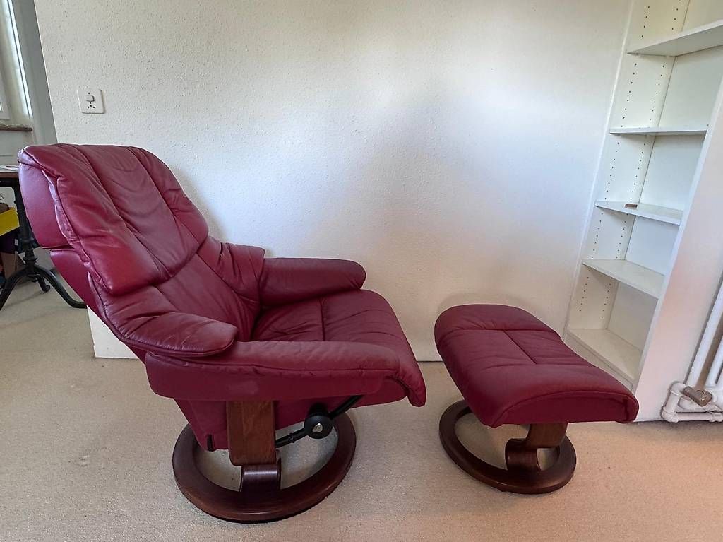 Poltrone: Stressless Relaxsessel mit Fusshocker – Usato da Fällanden venduto da althausb