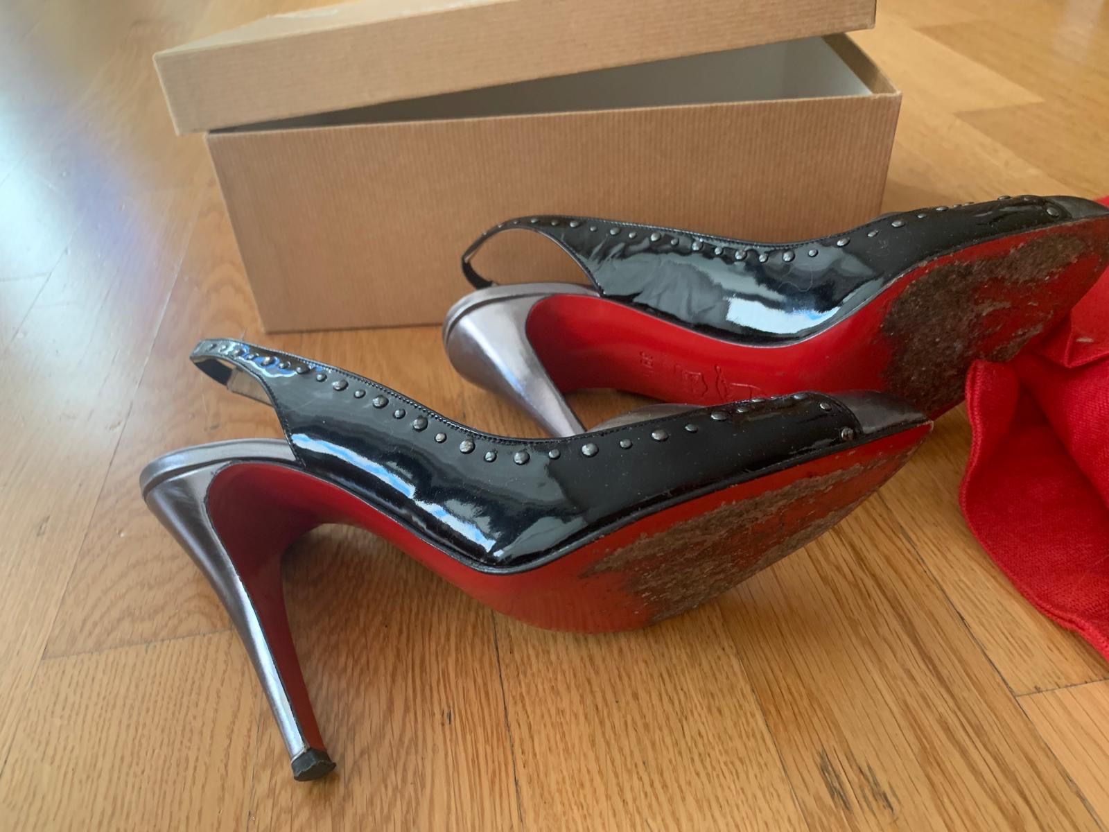 Christian Louboutin Scarpe da donna: Louboutin Sling Pumps Gr.39,5 Silber/Schwarz – Usato da Rüschlikon venduto da leo_mwz2 9