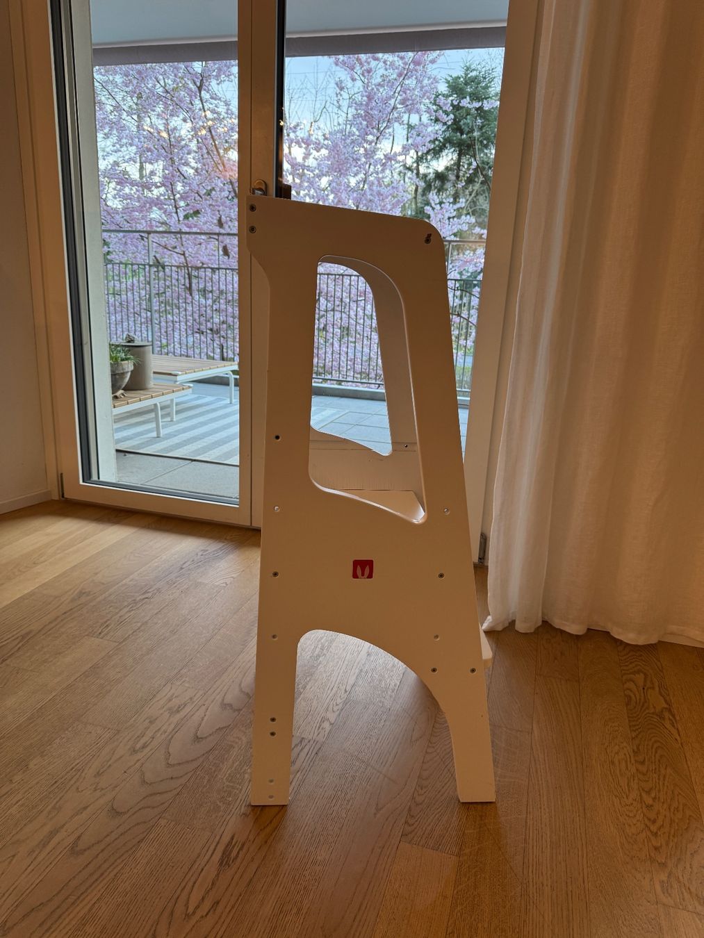Scale: Kitchen Tower Kids Kitchen Stool – Usato da Zürich venduto da van_k8pp 3