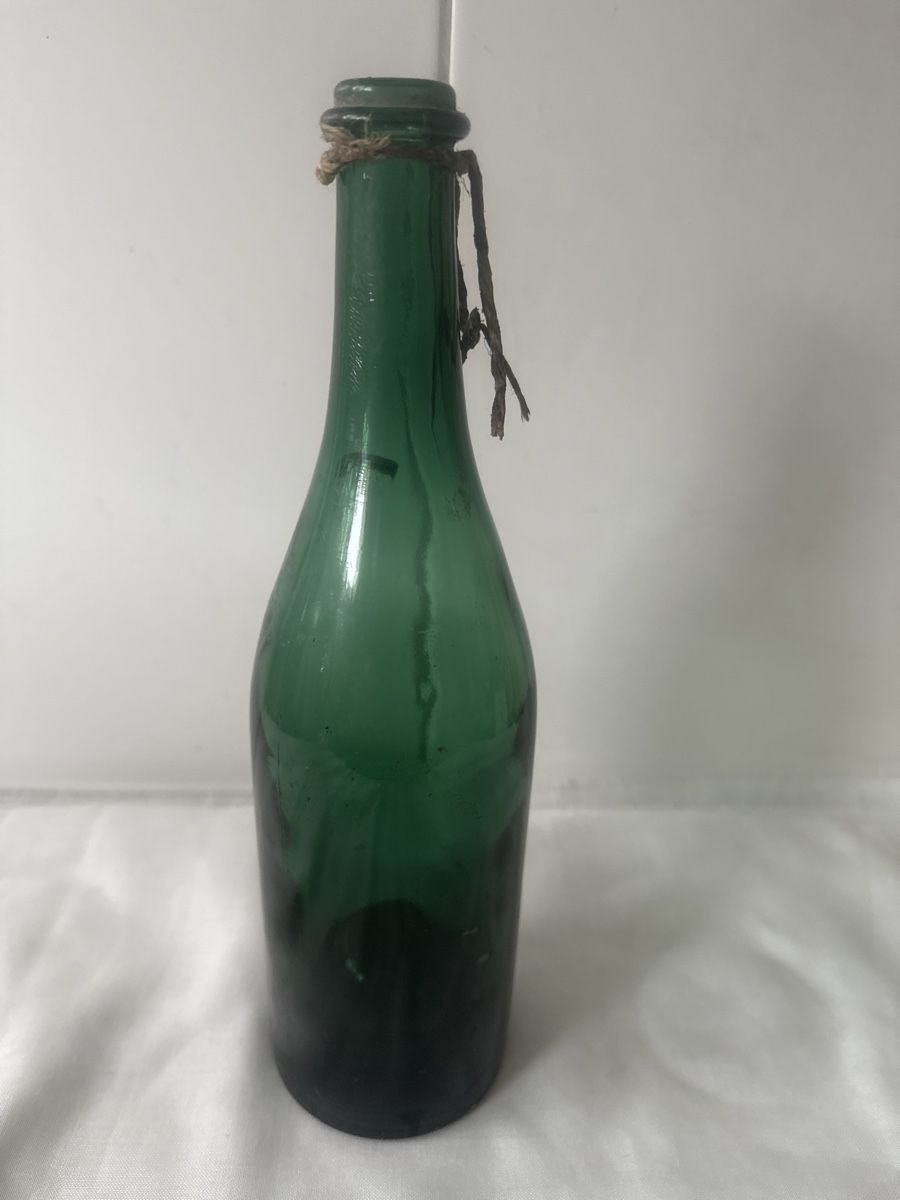 Bottiglie: Antike grüne Glasflasche um 1890 – Usato da Zürich venduto da Chaeffeler 1