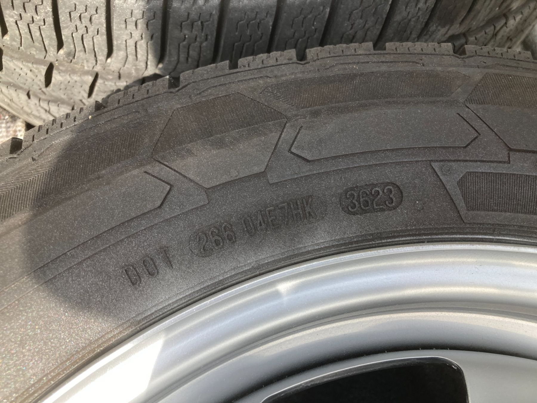 Continental Pneumatici & Ruote complete: VW T6 Multivan Winterräder 215/60R17 Continental – Usato da Cham venduto da Cham6332 6
