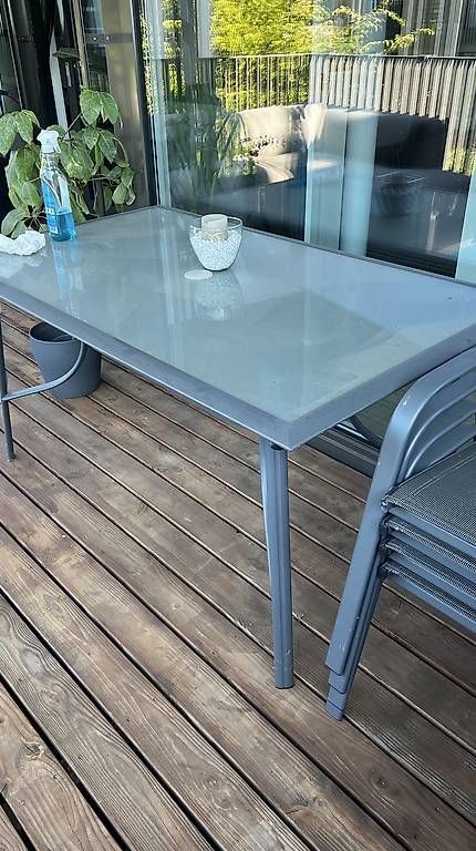 Set di tavolo e panche: Gartentisch mit 4 Stühlen – Usato da Dietlikon venduto da jth_6zk5 1