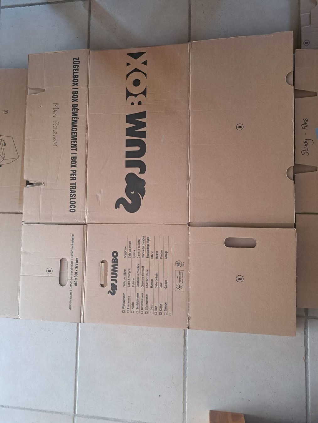 Cartoni: Moving boxes of various sizes, used condition – Usato da Holderbank AG venduto da car_vyg5 3