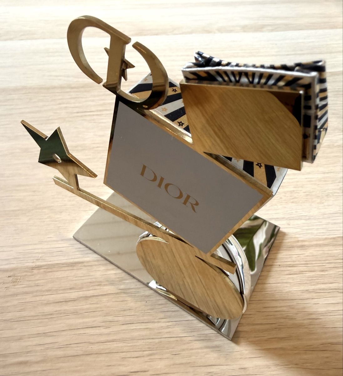 Tutte le decorazioni: Dior Table top display - Collectors ✨ – Usato da Luzern venduto da sas_r89l 1