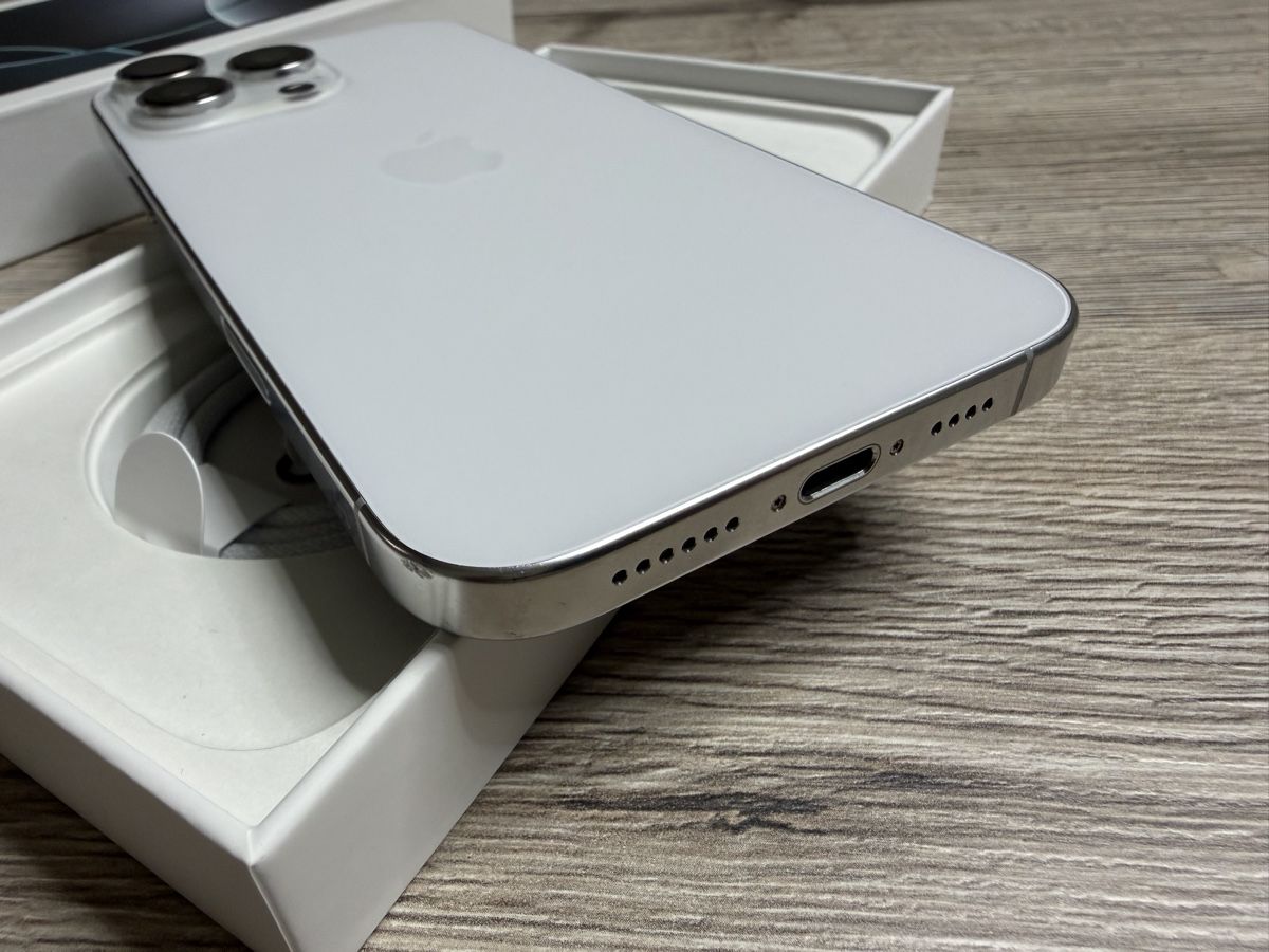 Apple Telefoni cellulari / Smartphones: iPhone 16 Pro Max 256GB White Titanium – Usato da Benglen venduto da bmwgt 5