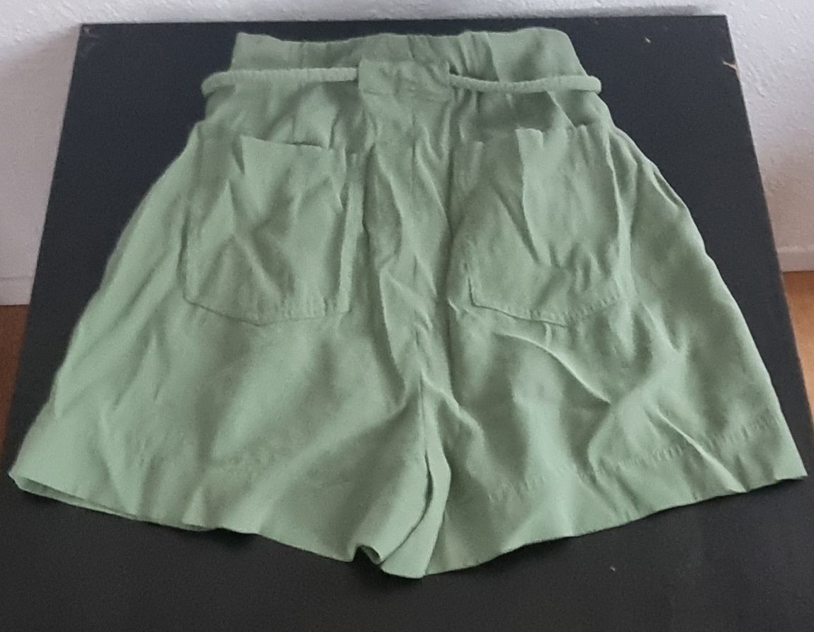 Hosen: Shorts kurze Hose Sommer Gr. 34 – Gebraucht aus Affoltern am Albis von thingsANDthings 1
