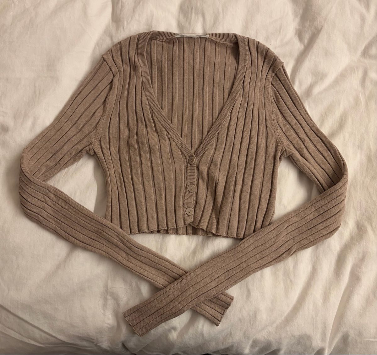 Giacche: Cropped Cardigan in Beige – Usato da Bösingen venduto da cozyyy.777