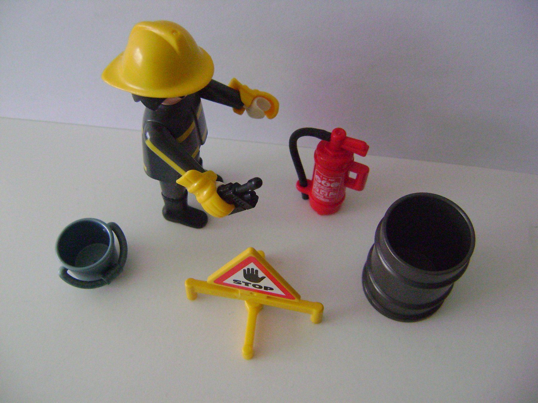 Playmobil Giocattoli: Playmobil - Feuerwehrmann mit Equipment – Usato da Wil SG venduto da Pascal_V 2