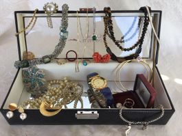 Schönes Schmuck Lot mit Lieblingsstücken