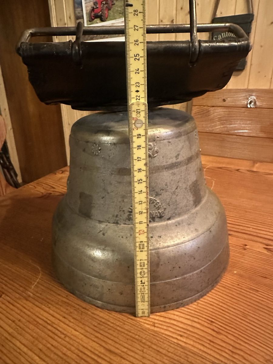 Campanacci mucche: Glocke  SCHOPPER GESSENAY mit Lederschmuc – Usato da Zumholz venduto da Gotterong 6