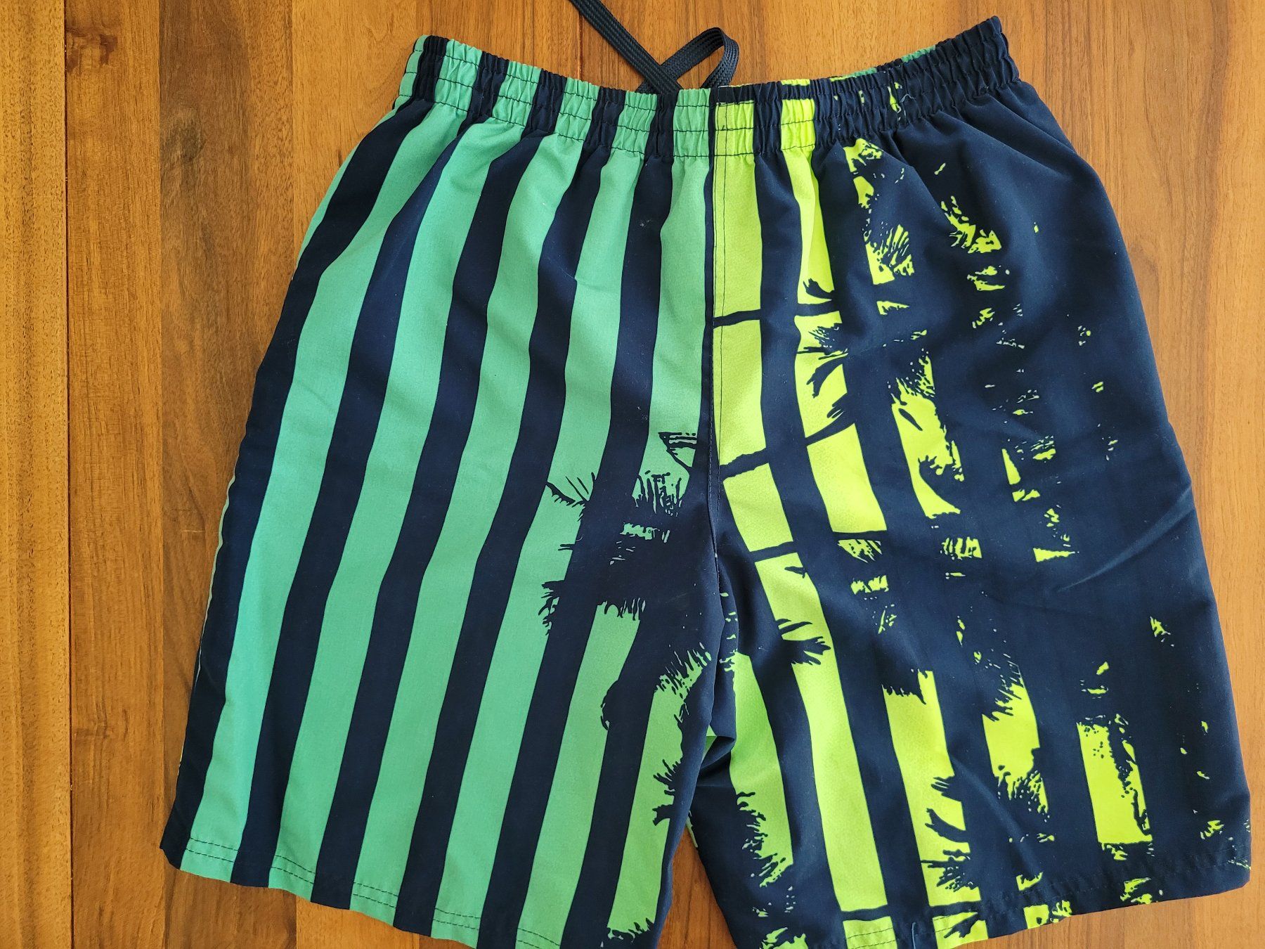 Pantaloni: neue Herren Bermuda-Badeshorts, Gr.M – Nuovo (secondo la descrizione) da Birrwil venduto da Mischabel1 1