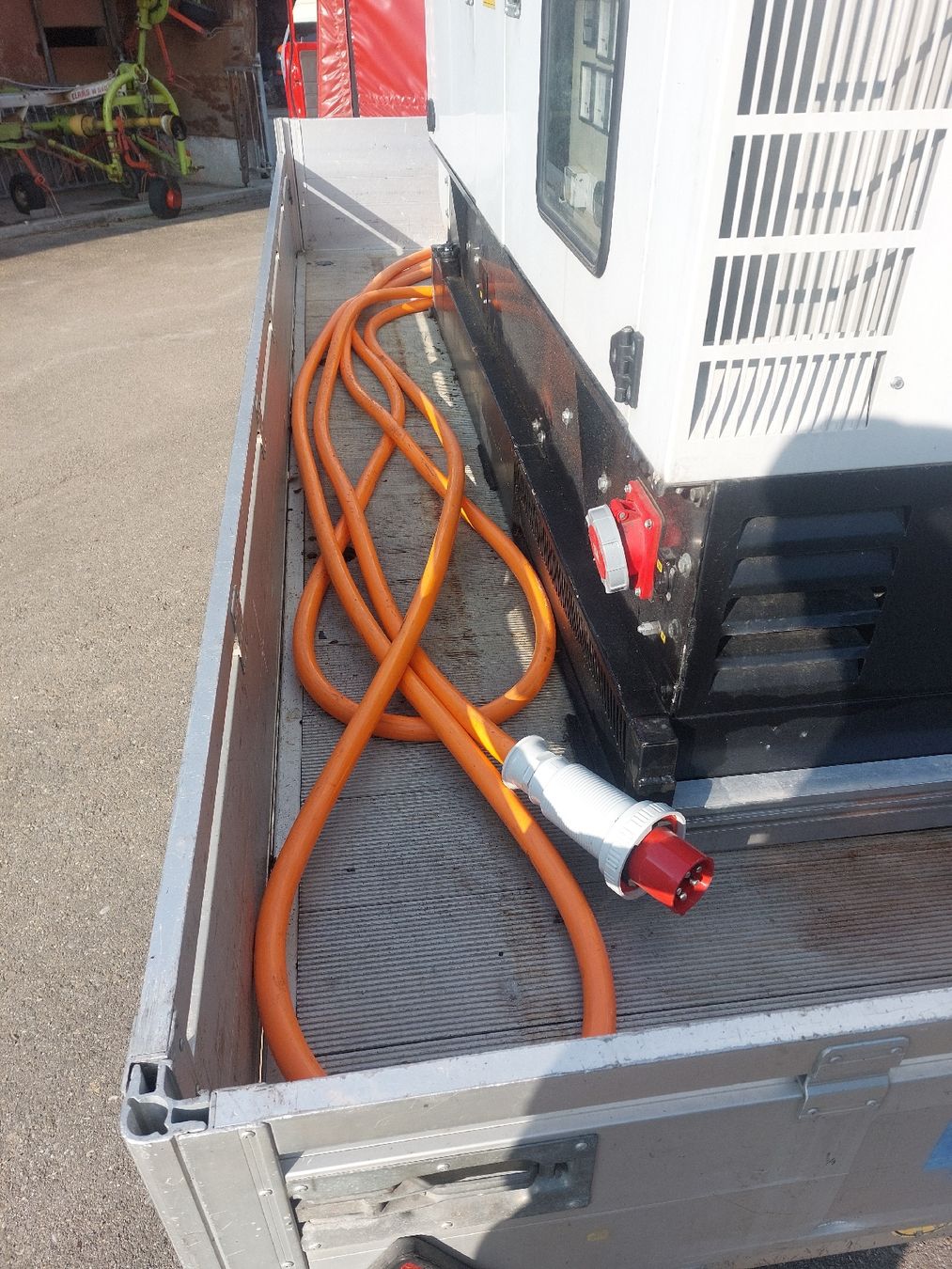 Generatori di corrente: Notstromaggregat 100kVA – Usato da Gossau SG venduto da Kuenzlearmin 2