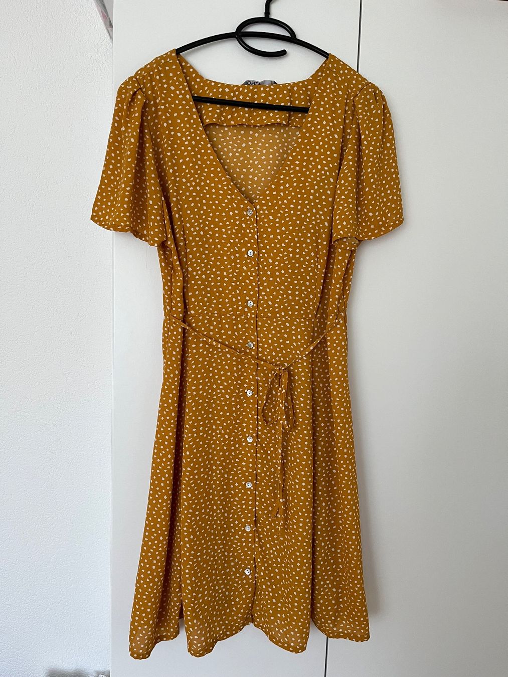 Only Robes: Kleid von Only, Grösse L, Gelb – D'occasion à Inkwil par Nicol12