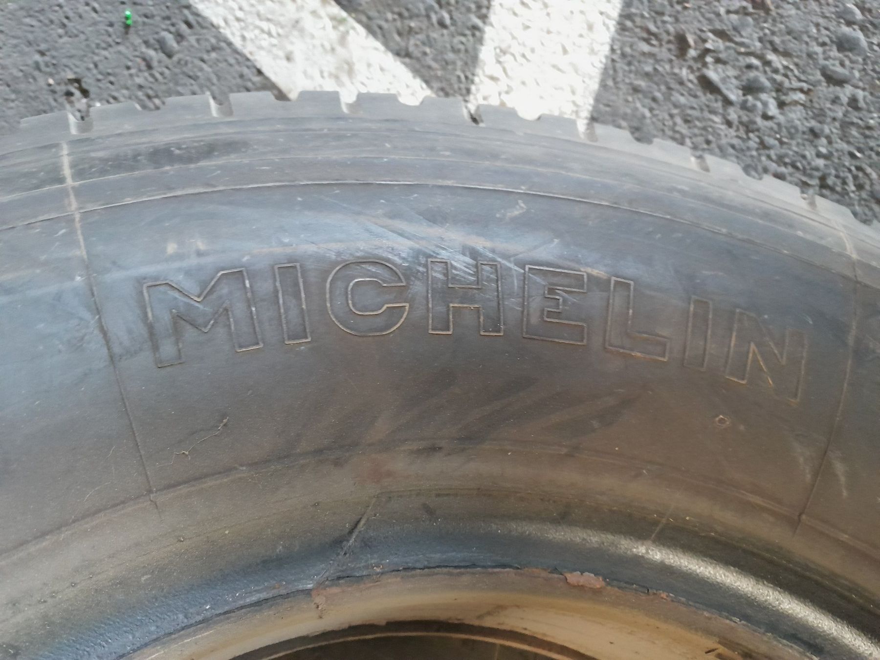 Michelin Pneumatici & Ruote complete: 2x Michelin Reifen 9.00 - 20 – Usato da Nesslau venduto da Altherr12 4