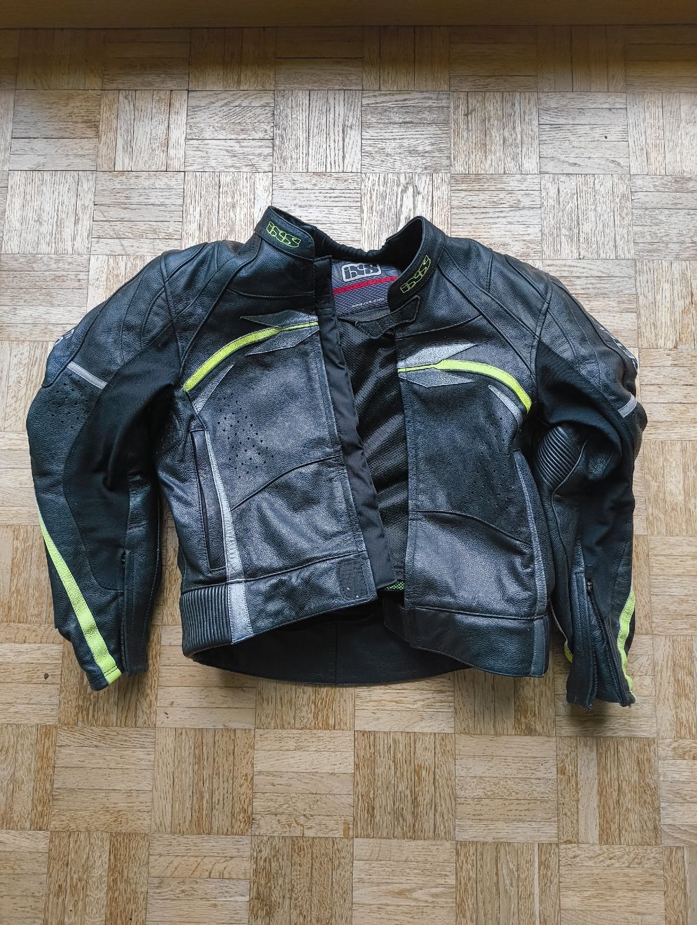 IXS Lotti di vestiti: Leder Motorradkombi Gr. 52 – Usato da Zürich venduto da mario_z 4