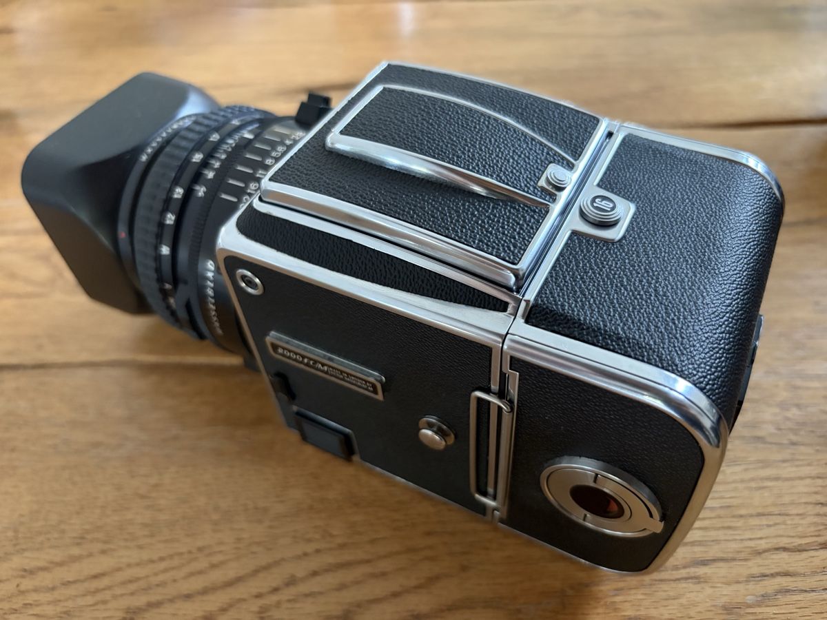 Hasselblad Fotocamera: Hasselbad 2000FC/M – Nuovo (secondo la descrizione) da Tägerig venduto da Okidesign