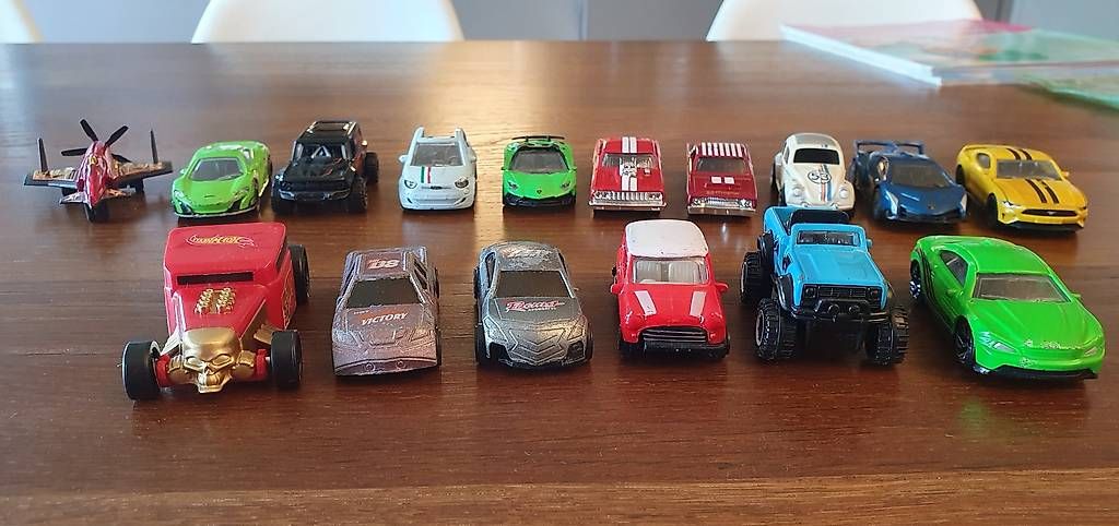 Spielzeuge: Diverse Autos zu verkaufen – Gebraucht aus Zürich von zuHause75 2