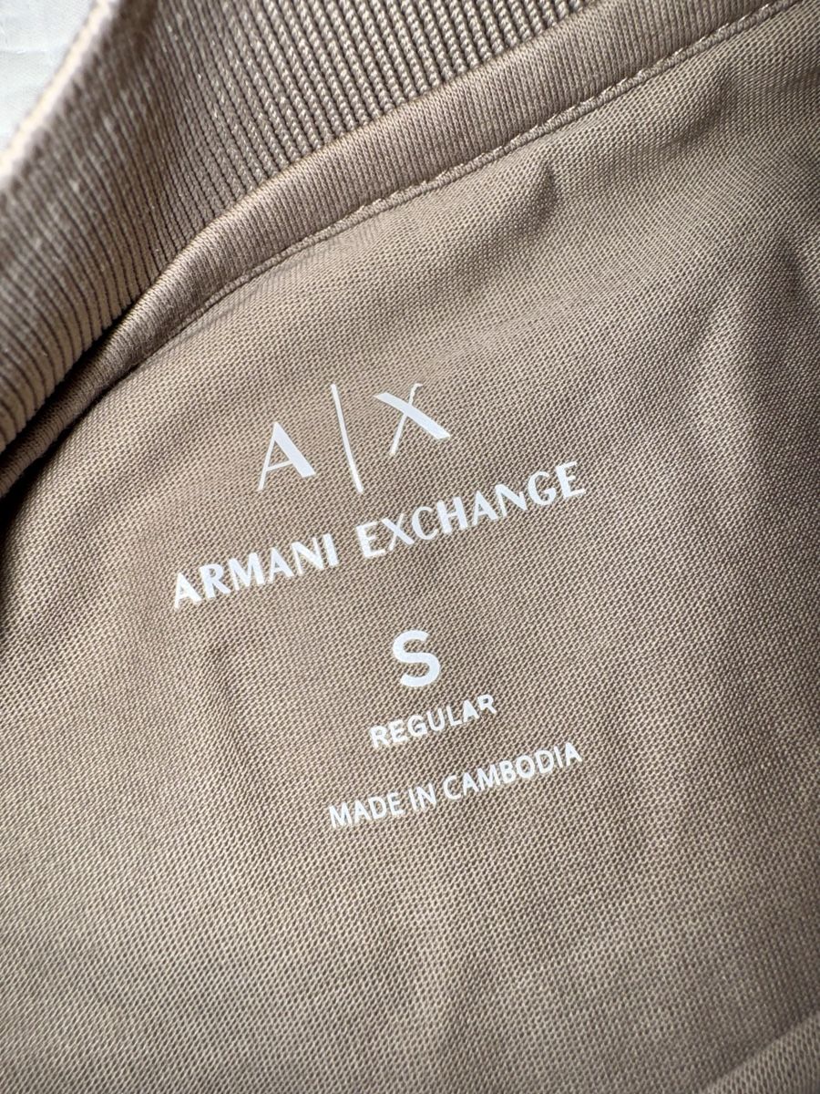 Armani T-shirt: Armani - Cotton T-shirt - S regular – Nuovo (secondo la descrizione) da Collonge-Bellerive venduto da alejan_0984 1