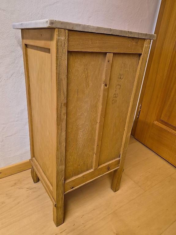 Nachttische: Nachttisch – Gebraucht aus Appenzell von mfi_w59s 2
