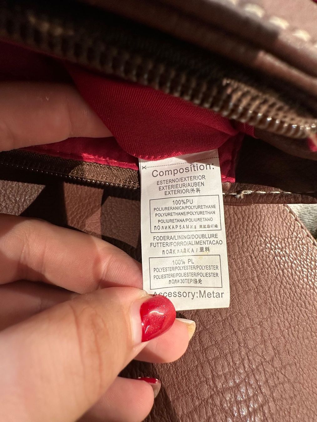 Borse da donna: Braune Handtasche mit Schrift – Usato da Schaan venduto da Hermine2018 2