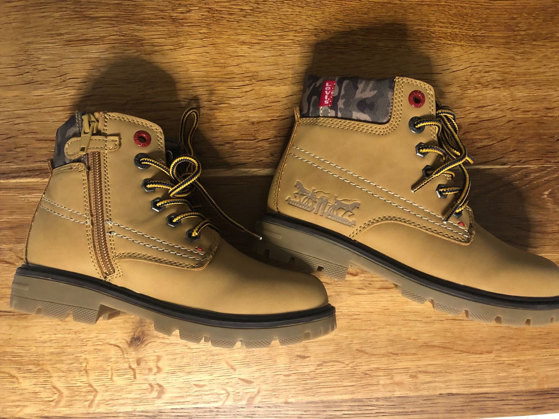 Levi's Scarpe per ragazzi: Levis Gr. 31 neu – Nuovo (secondo la descrizione) da Luzern venduto da Portfino 1