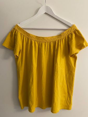 PROMOD T-shirt jaune col Bardot L porté 1x