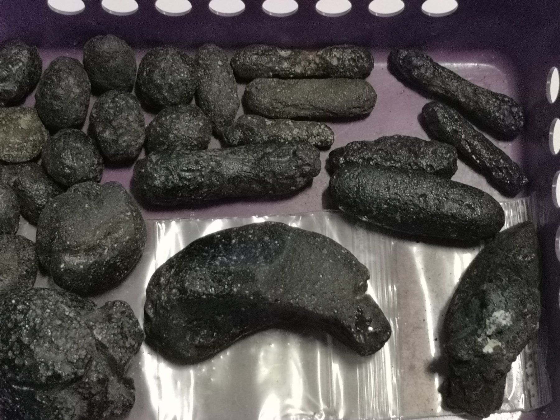 Minerali & Pietre curative: Tektit Indochinit Einschlag Meteorit 75g Meteoriteneinschlag – Usato da Kloten venduto da Euroasia 7