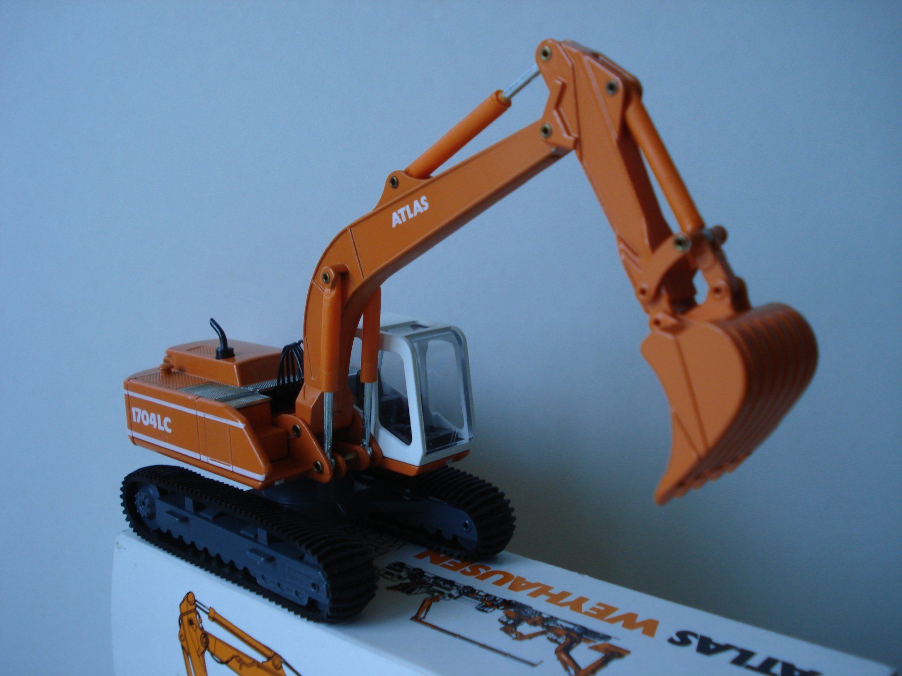 Conrad Kits de montage: ATLAS 1704 LC Raupenbagger – Neuf (Voir description) à Mitlödi par worker04 3