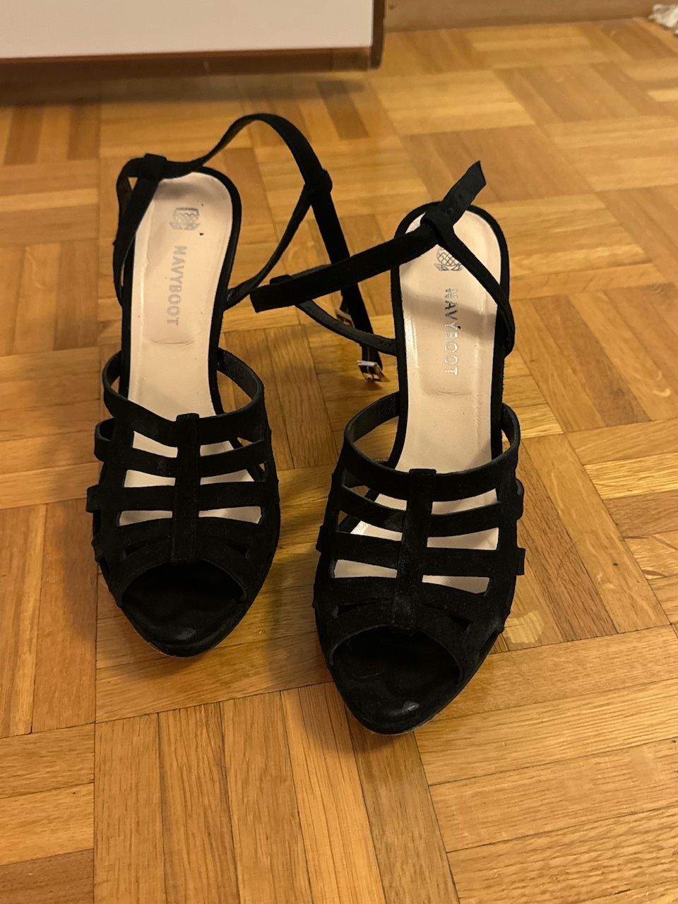 Navyboot Scarpe da donna: Heels Schwarz – Usato da Zürich venduto da nik_tw2j 1