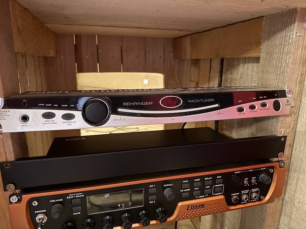 Strumenti musicali: Behringer Racktuner BTR2000 – Usato da Unterentfelden venduto da dav_tdk8