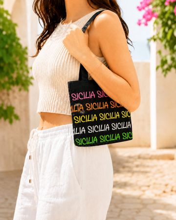 Schwarze Canvas Tasche Sicilia – bunte Schrift