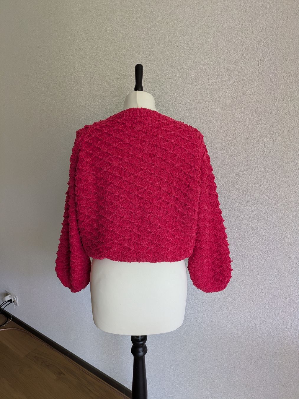 Only Maglioni & Felpe: Fluffy dark pink sweater – Usato da Zürich venduto da cam_yl6c 2