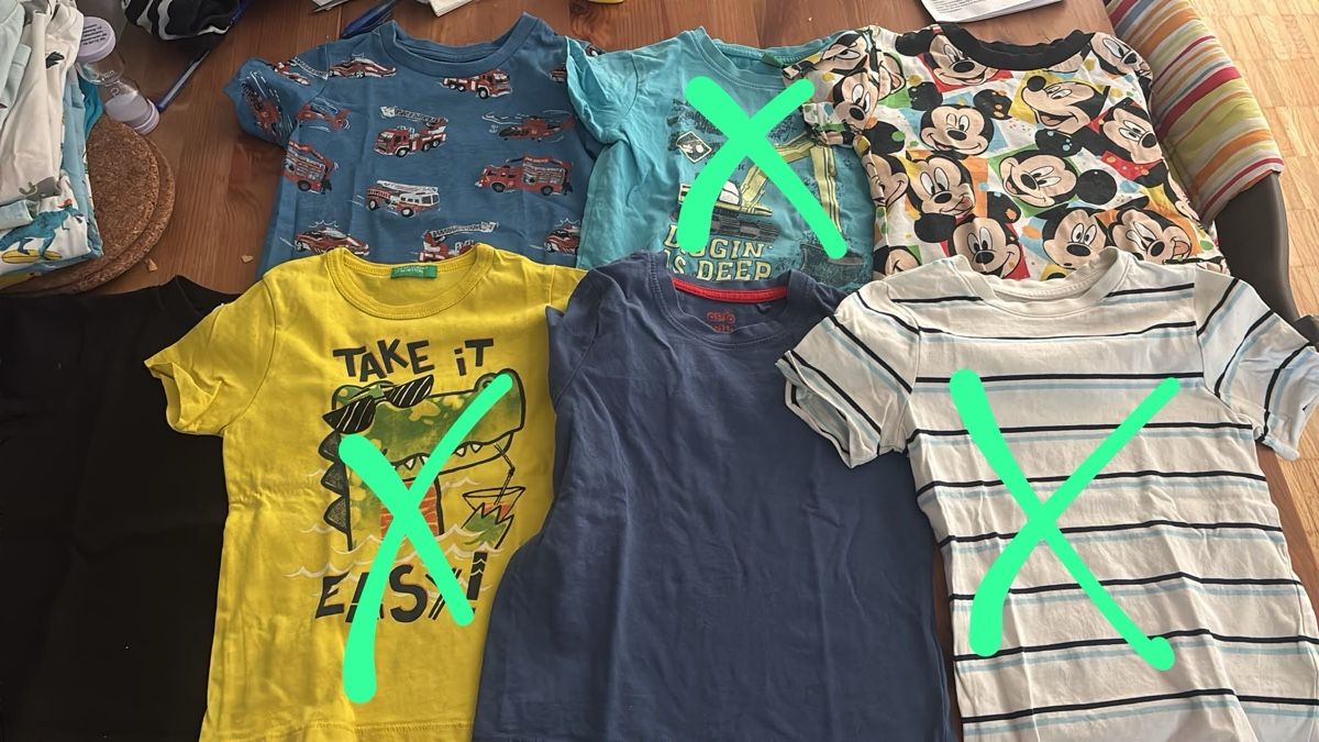 Camicie, T-shirt & Polo: Kinder T-Shirts gemischt Grösse 104 – Usato da Oberrohrdorf venduto da Musikfan91