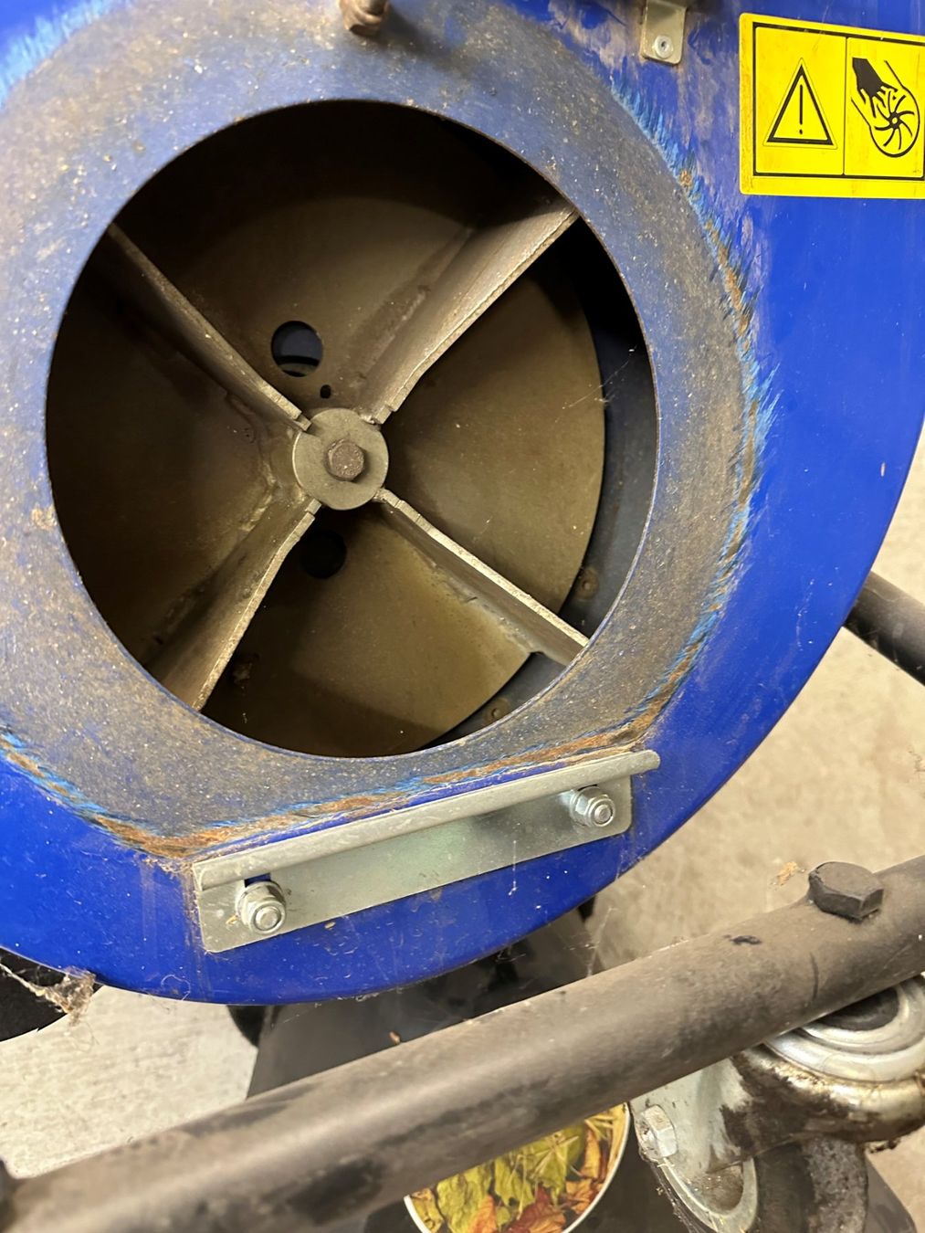 Soffiatori & Aspiratori per foglie: Laubsauger Motor B&S mit Antrieb – Usato da Zürich venduto da ELPESCADILLA 4