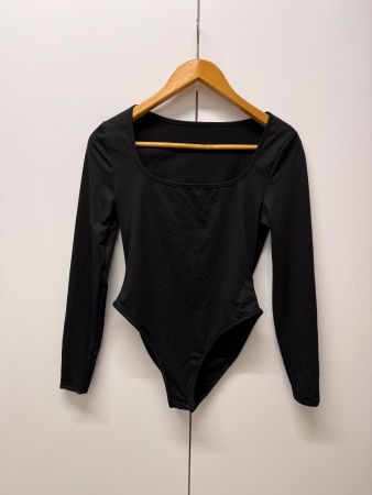 Schwarzer Body mit langen Ärmeln, Grösse S - Neu!