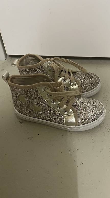 Scarpe per ragazzi: Kinder Schuhe – Usato da Frauenfeld venduto da anaul_2000 1