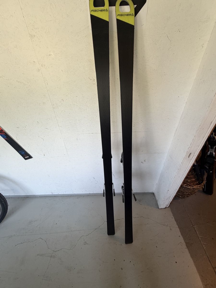 Fischer Skis: Fischr RS4 World Cup 186cm – Gebraucht aus Murten von Ski-Outlet 6