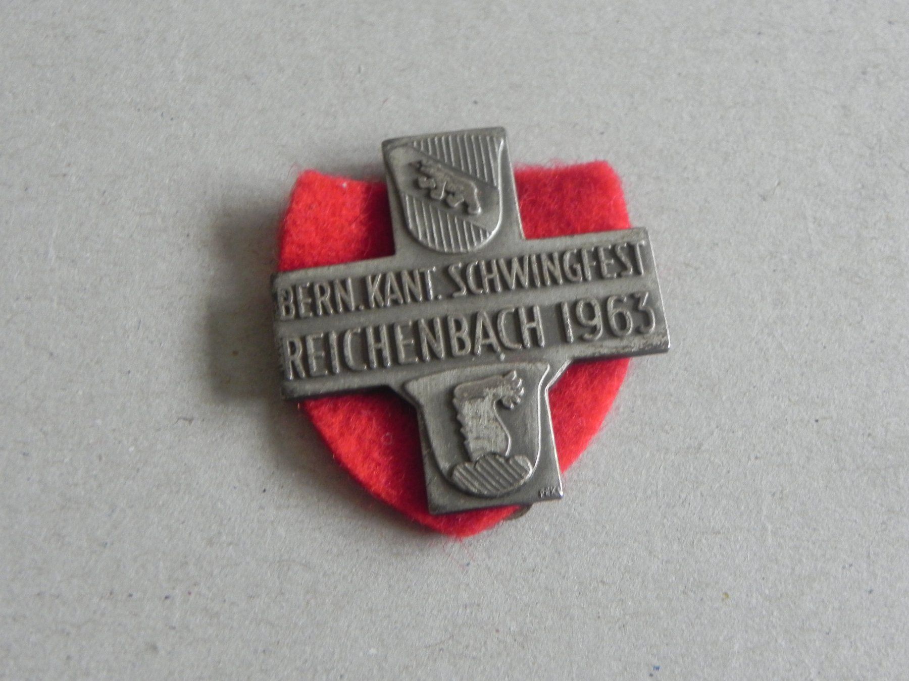 Placchette & Badge: Abzeichen Kantonal Schwingfest Schwingen Reichenbach BE 1963 – Usato da Siebnen venduto da krimsie