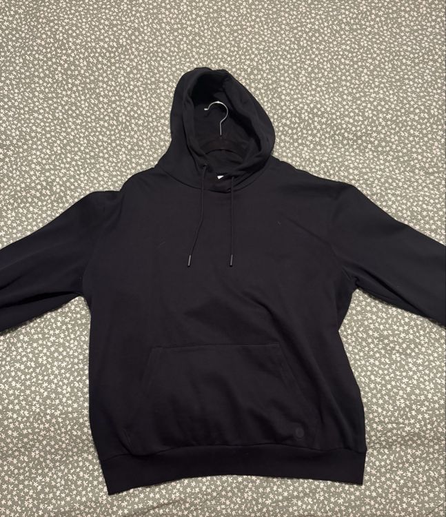 Pulls & Sweat-shirts: Schwarzer Hoodie, Perfekt für den Herbst und Frühling – Neuf (Voir description) à Baar par sal_y2qq