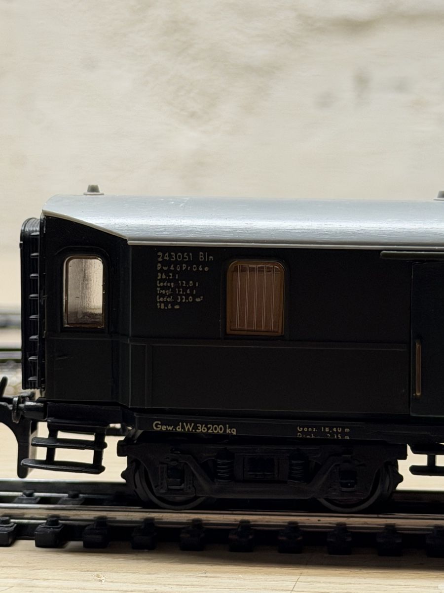 Modellini di ferrovie: Gepäckwagen HO – Usato da Herzogenbuchsee venduto da ioa_zcm6 5