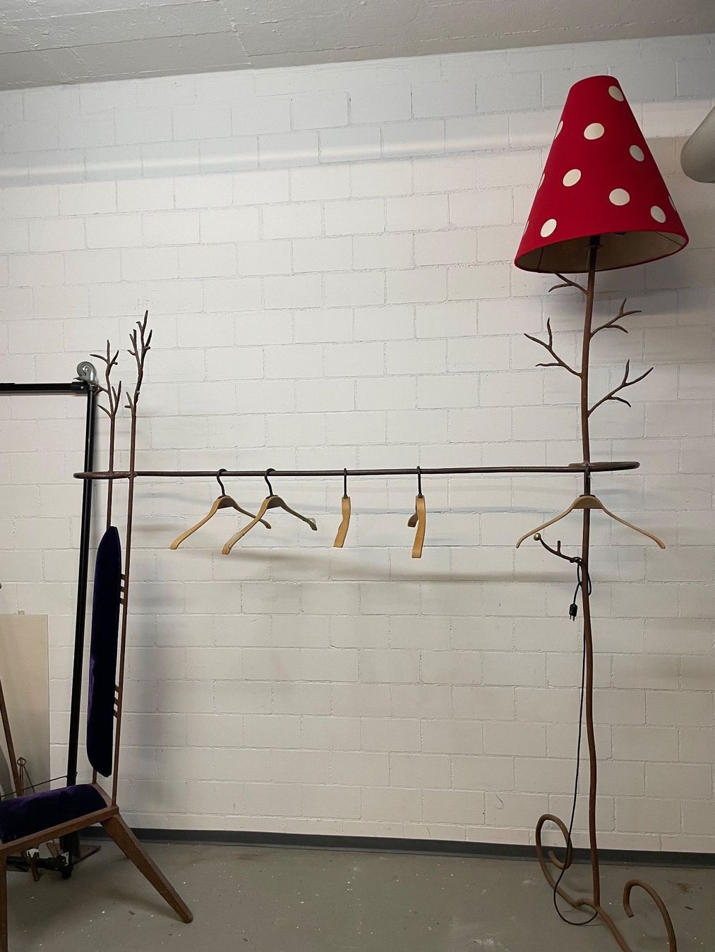 Garderobe: Garderobe. Ständer Boutique Geschmiedete Eisen – Gebraucht aus Zürich von Danokiko