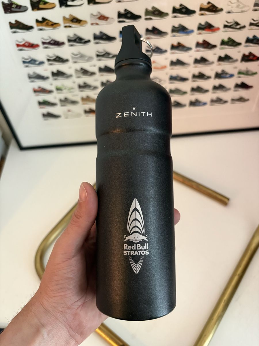 Red Bull Borracce & Thermos: Gourde Zenith Red Bull Stratos – Usato da Neuchâtel venduto da sharposneaks