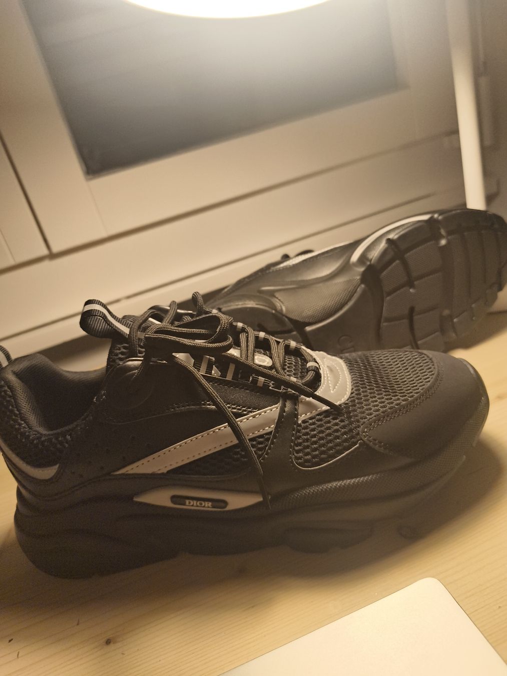 Dior Herrenschuhe: Dior B22 Sneaker schwarz Grösse 44 – Neu (gemäss Beschreibung) aus Cham von Acibiber