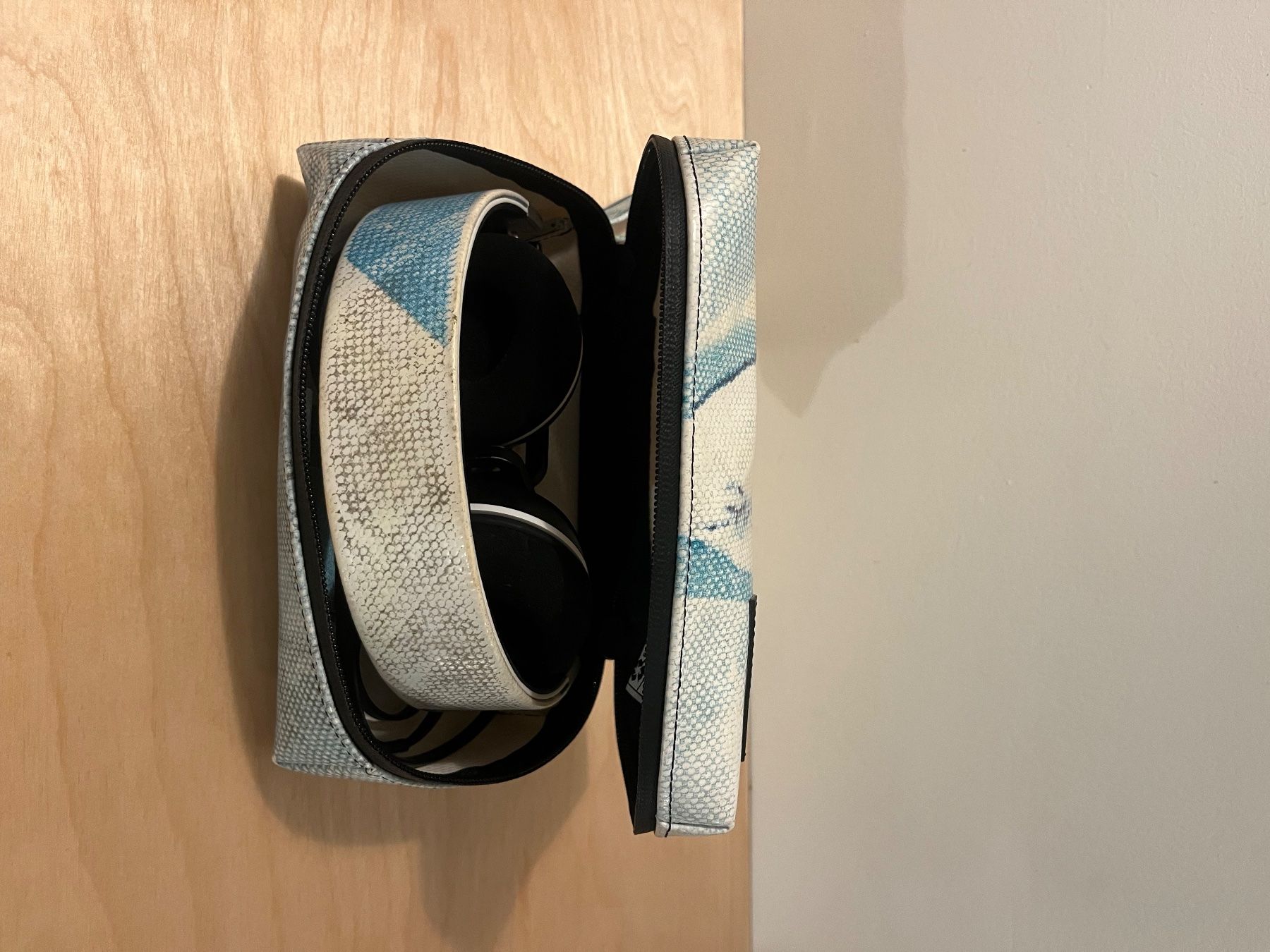 Sennheiser Cuffie: SENNHEISER x FREITAG Over-Ear Kopfhörer – Usato da Basel venduto da janouu 2